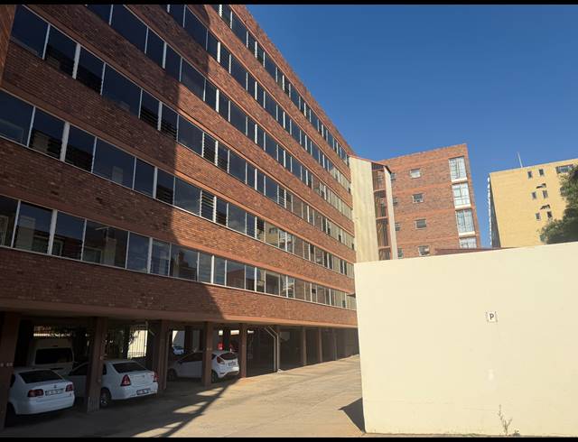 3 BEDROOM APARTMENT FOR SALE IN SUNNYSIDE